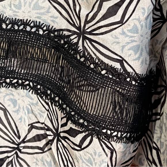 NWT Anthropologie Top - Picture 5 of 6